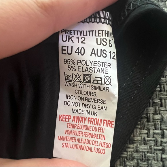 NEW Pretty Little Thing Black long sleeve crop top size 8 - Picture 8 of 9